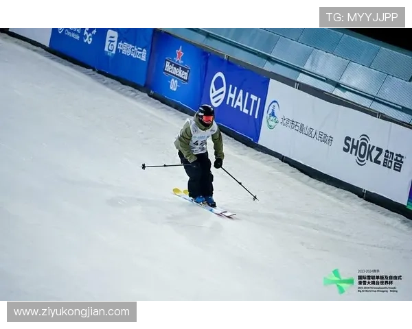 冰雪之巅挑战赛滑雪精英对决 展现速度与技巧的极限魅力